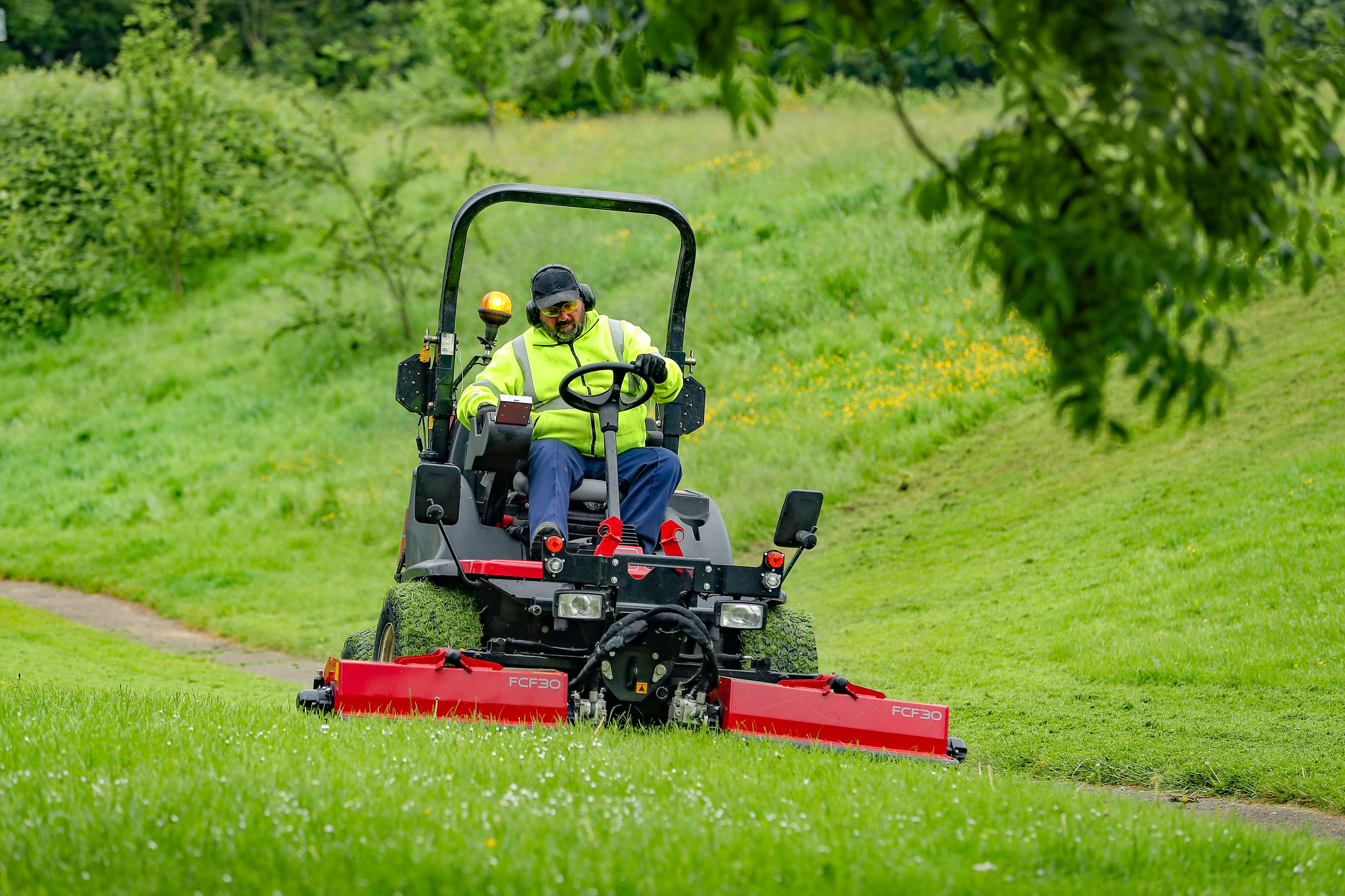 Toro’s LT-F3000 triple flail mower