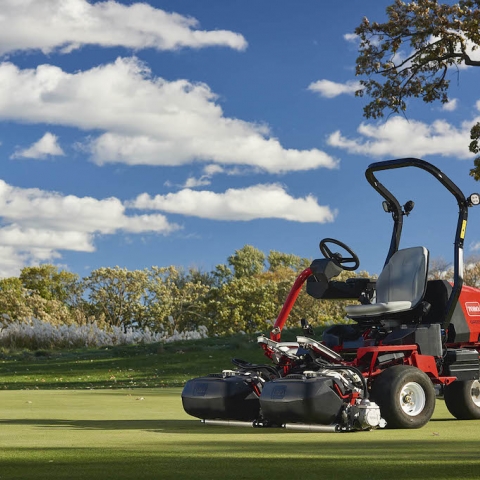 Toro’s eTriFlex 3360 Hybrid reduces noise and minimises impact on the environment.