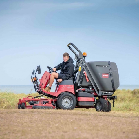 The robust ProLine H800 in action at Haven Seashore Holiday Park.