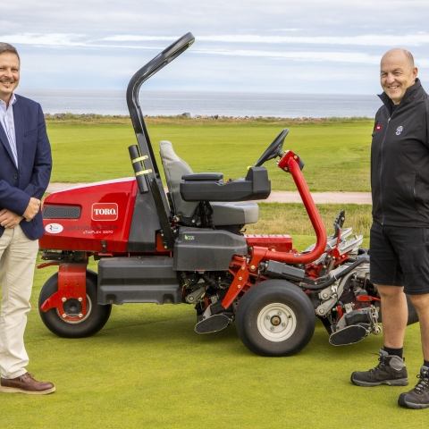 Nairn’s course manager Richie Ewan, right, with Reesink’s Richard Green.